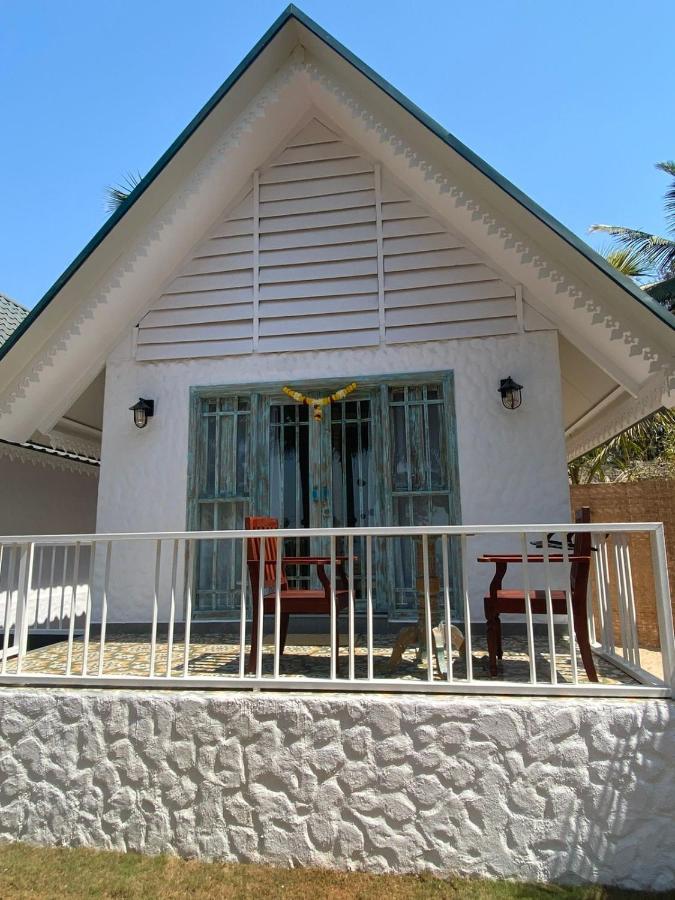 S2 Beach Cottages Morjim Ngoại thất bức ảnh
