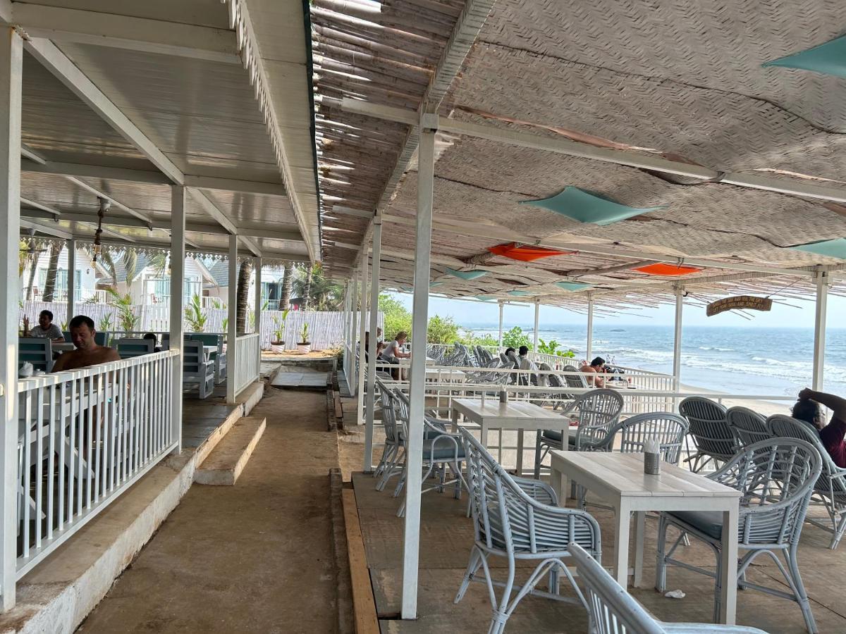 S2 Beach Cottages Morjim Ngoại thất bức ảnh