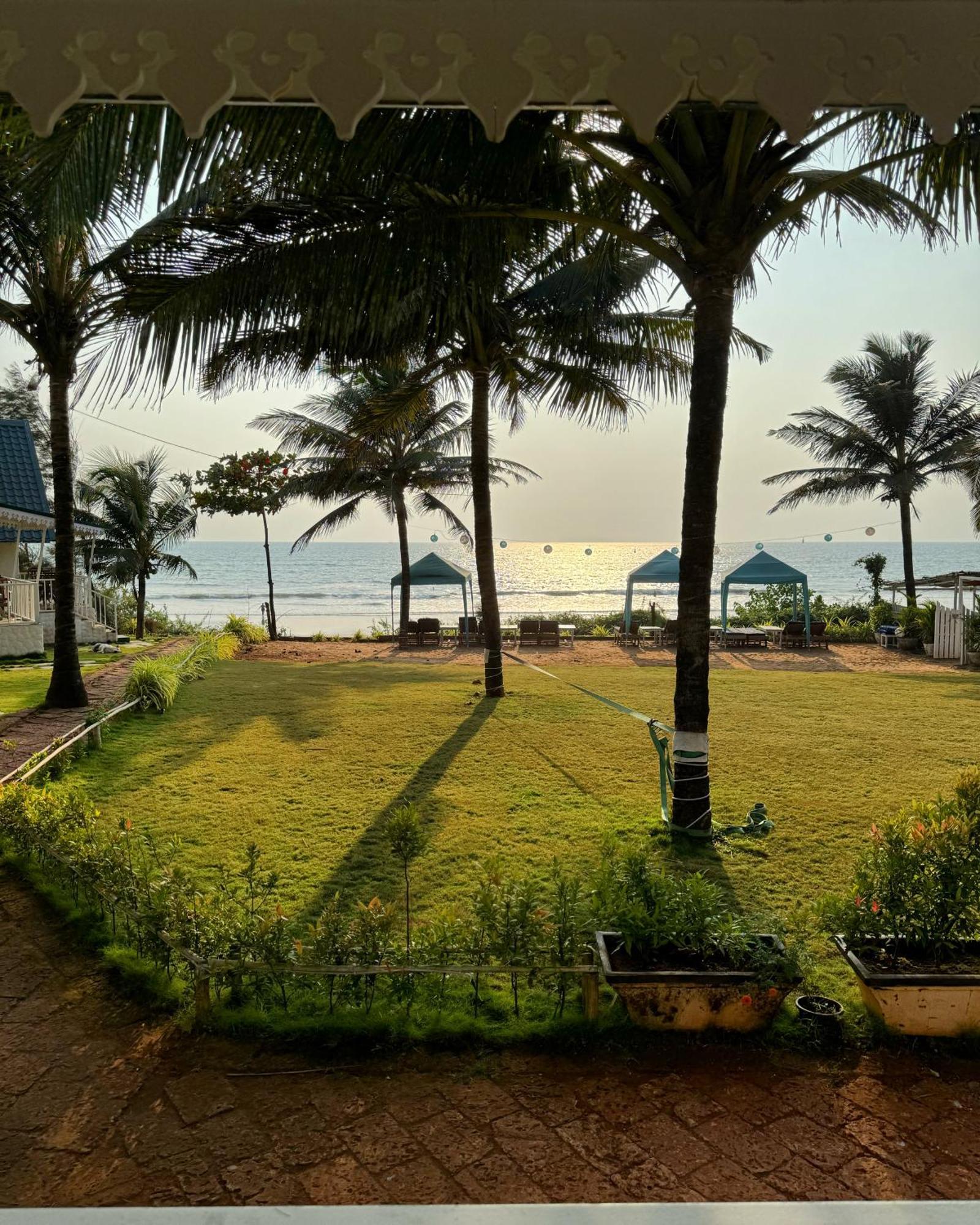 S2 Beach Cottages Morjim Ngoại thất bức ảnh